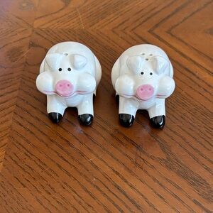 Pig-Shaped Salt and Pepper Shakers - White and Pink